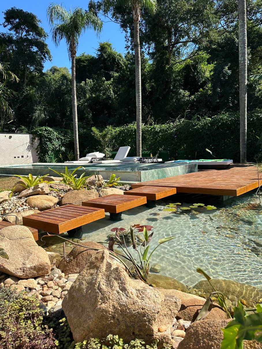 Stepping deck across shallow water